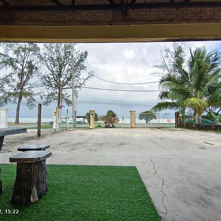 Seaview Promenade Homestay Дунгун Номер фото
