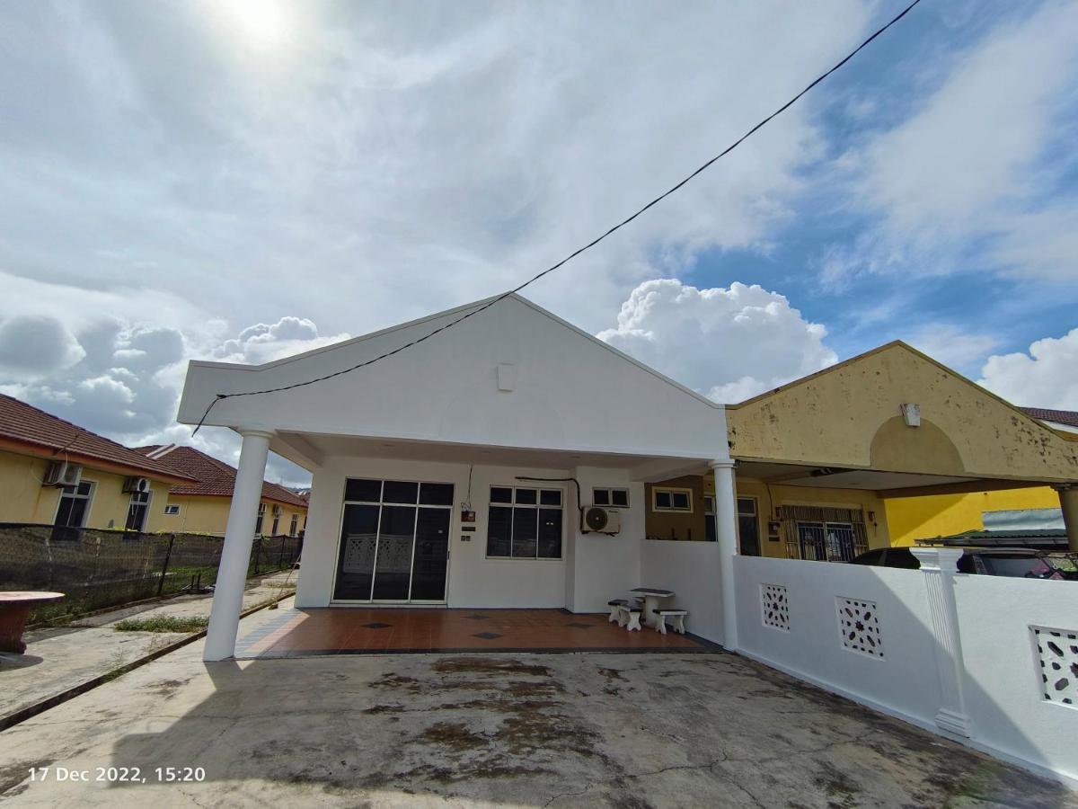Seaview Promenade Homestay Дунгун Экстерьер фото