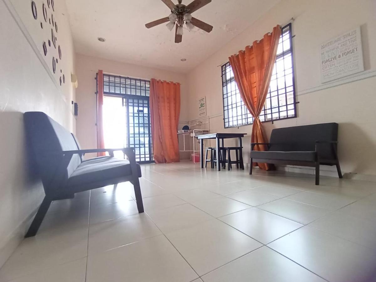 Seaview Promenade Homestay Дунгун Экстерьер фото