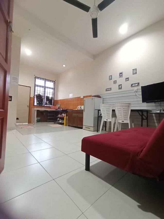 Seaview Promenade Homestay Дунгун Экстерьер фото